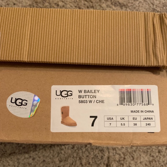 Bailey Button Uggs - Picture 2 of 4
